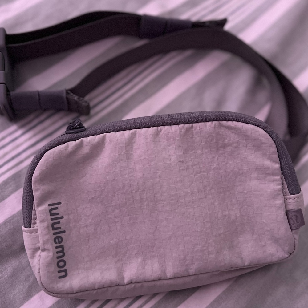 Lululemon Athletica Gray Beltbag